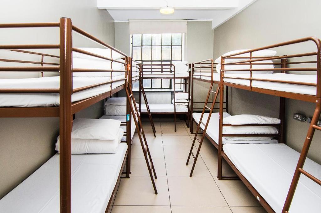 Rest Up Hostel ลอนดอน ภายนอก รูปภาพ